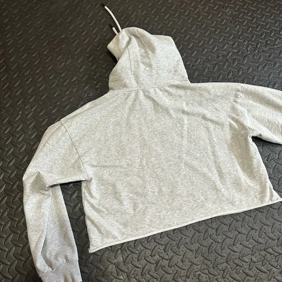 ZYIA cropped Hoodie - Picture 4 of 4
